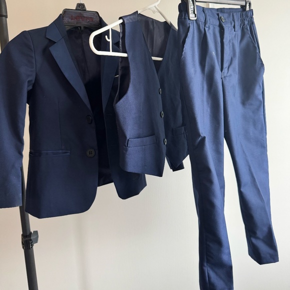 Boys 3 Piece Suit - Picture 1 of 8